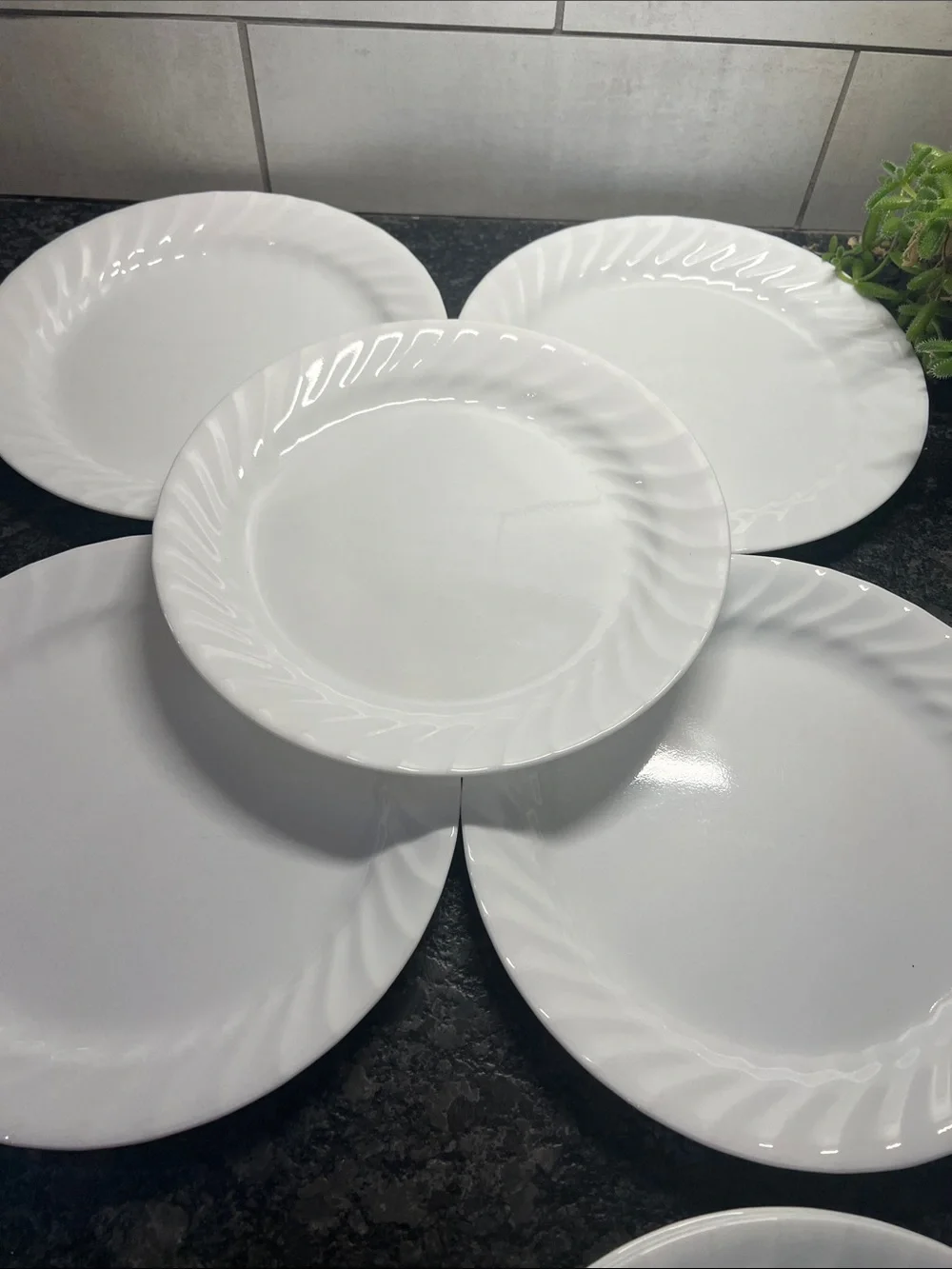 Vintage Corelle set of 5 ENHANCEMENTS WHITE SWIRL 9” Dinner Plates. Great cond